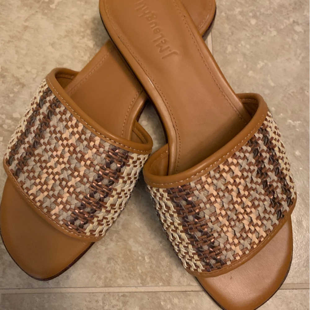 Woven multi-color raffia slides